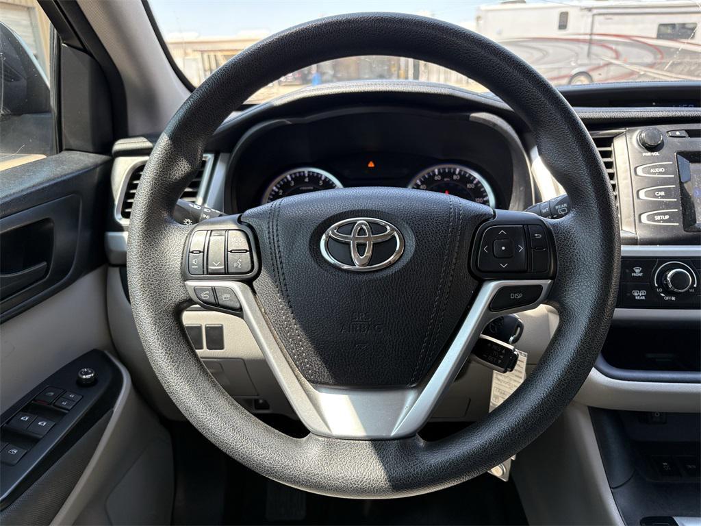 used 2016 Toyota Highlander car, priced at $15,197