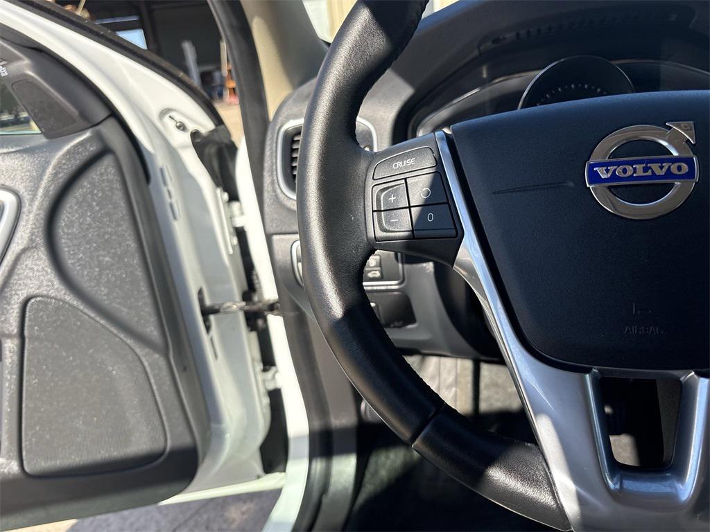 used 2016 Volvo S60 Inscription car, priced at $11,965