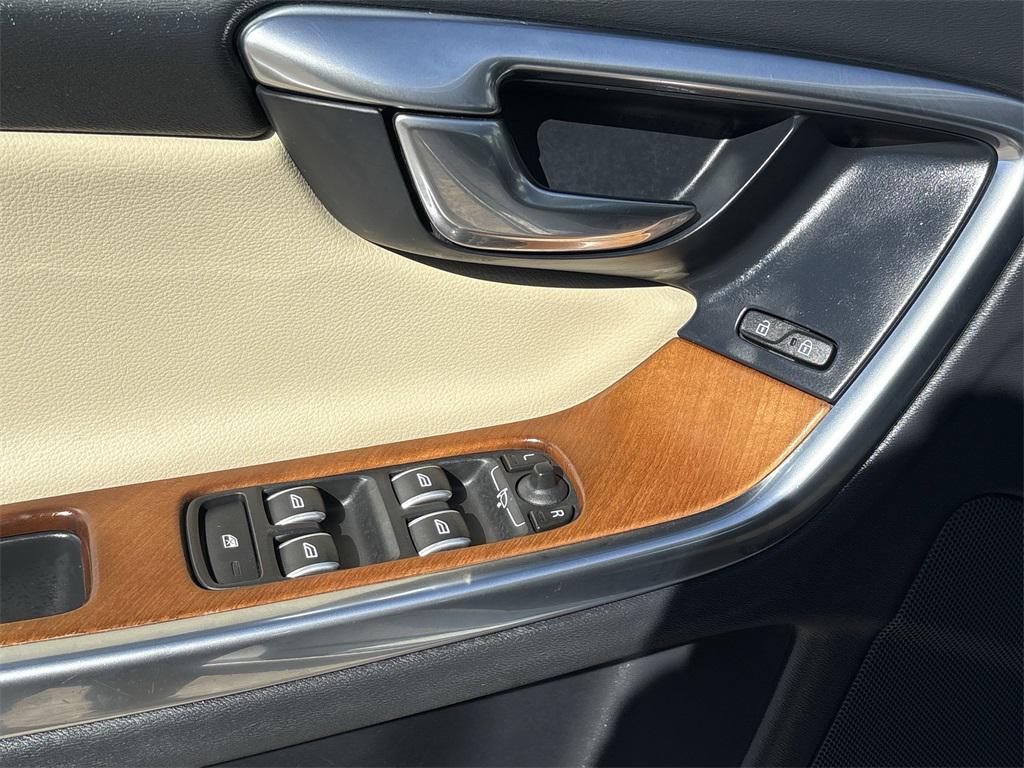 used 2016 Volvo S60 Inscription car, priced at $11,965