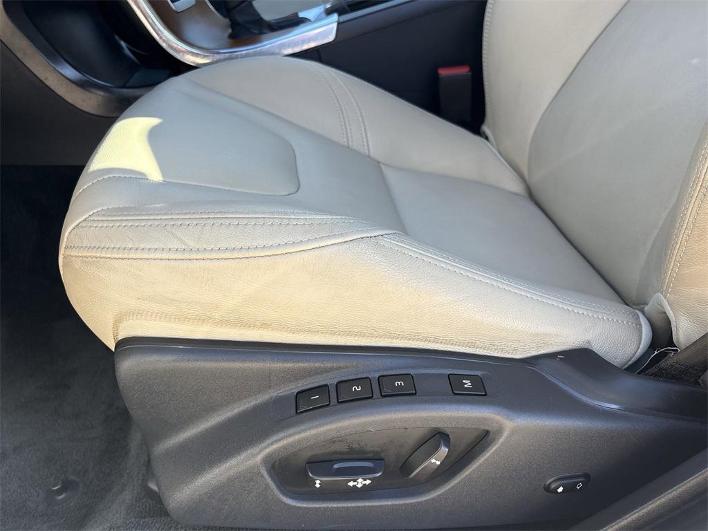 used 2016 Volvo S60 Inscription car, priced at $11,965