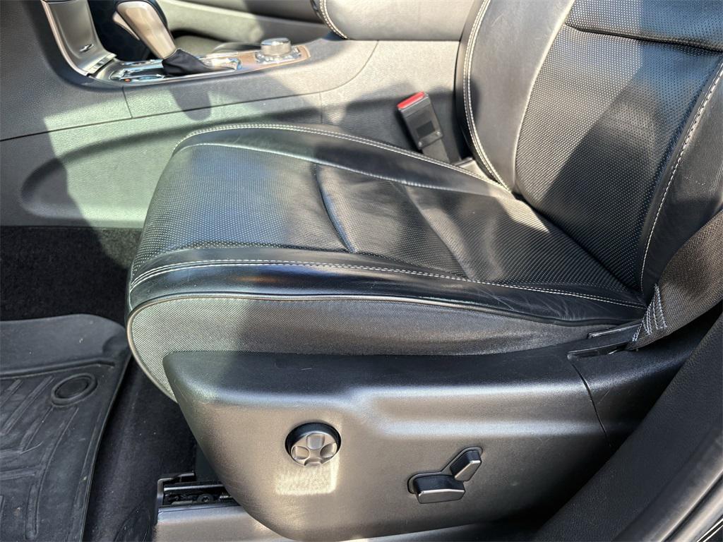 used 2017 Jeep Grand Cherokee car, priced at $15,799