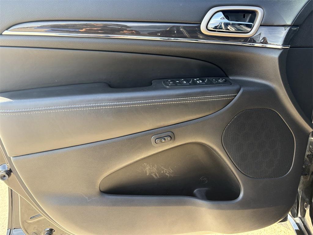 used 2017 Jeep Grand Cherokee car, priced at $15,799