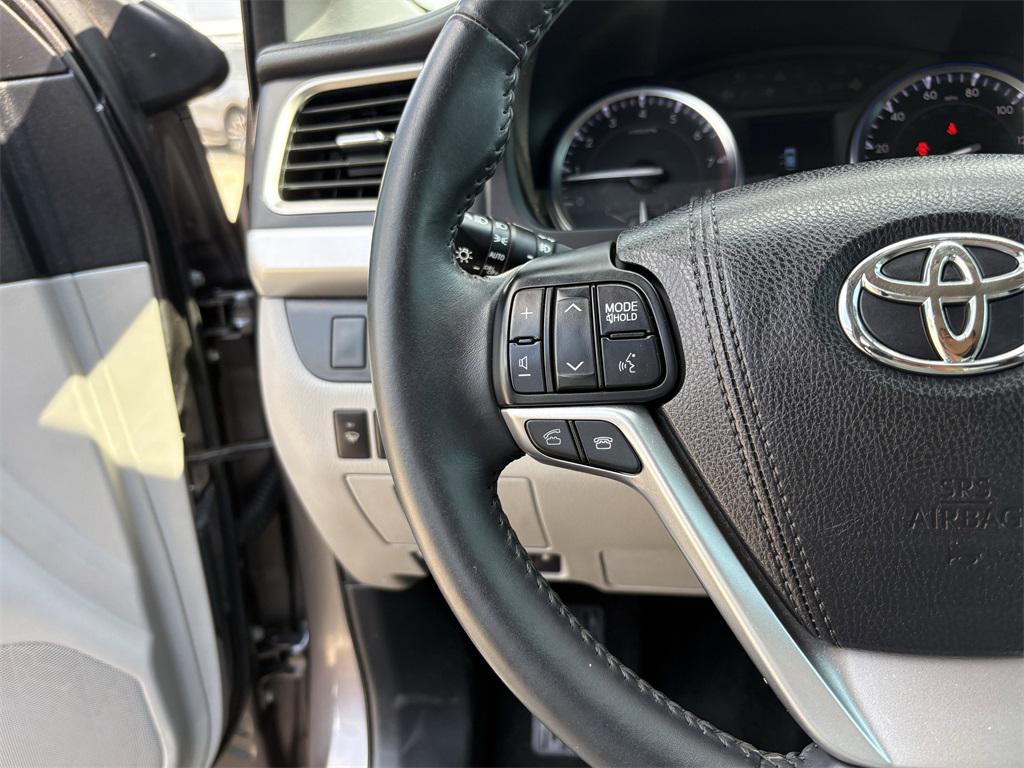 used 2016 Toyota Highlander car, priced at $15,499