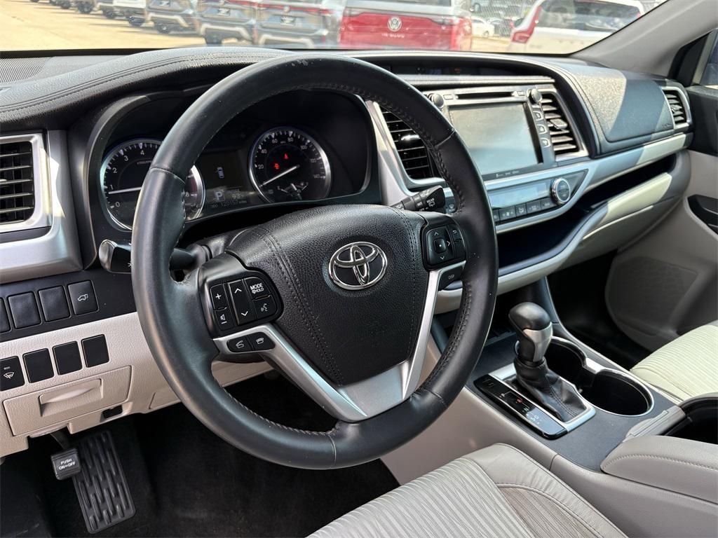 used 2016 Toyota Highlander car, priced at $15,499
