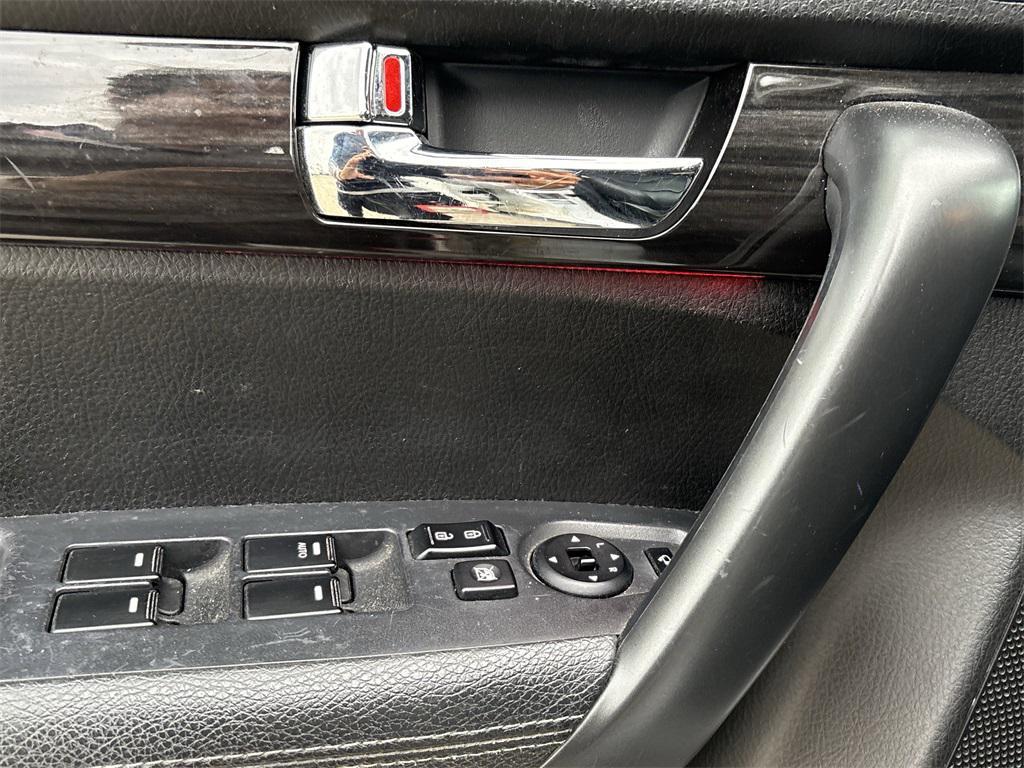 used 2013 Kia Sorento car, priced at $8,855