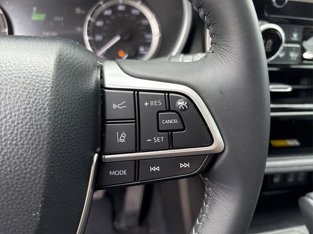 used 2024 Toyota Highlander car, priced at $37,998