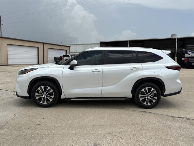 used 2024 Toyota Highlander car, priced at $37,998