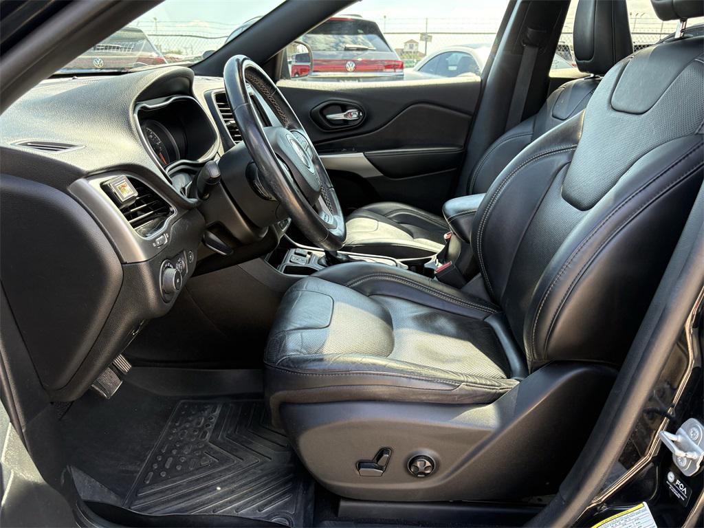 used 2021 Jeep Cherokee car, priced at $15,998