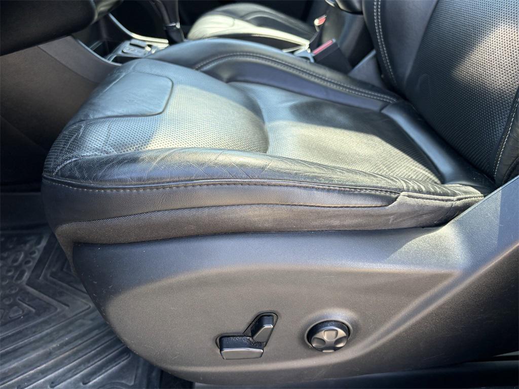 used 2021 Jeep Cherokee car, priced at $15,998