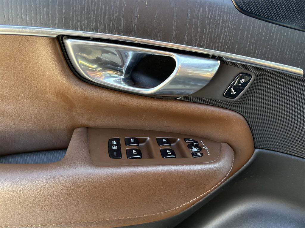 used 2021 Volvo XC90 car, priced at $29,998