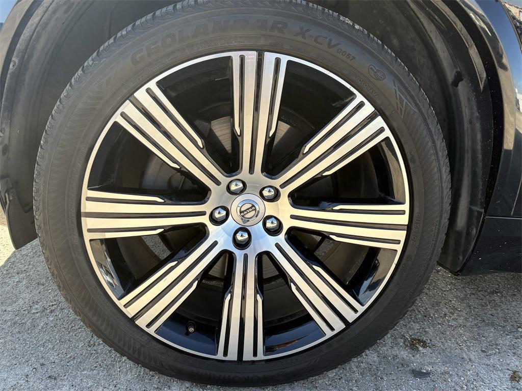 used 2021 Volvo XC90 car, priced at $29,998