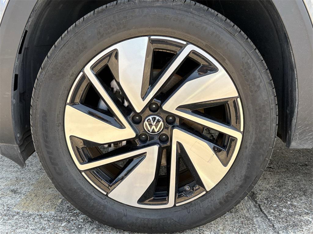 used 2024 Volkswagen Atlas car, priced at $38,998