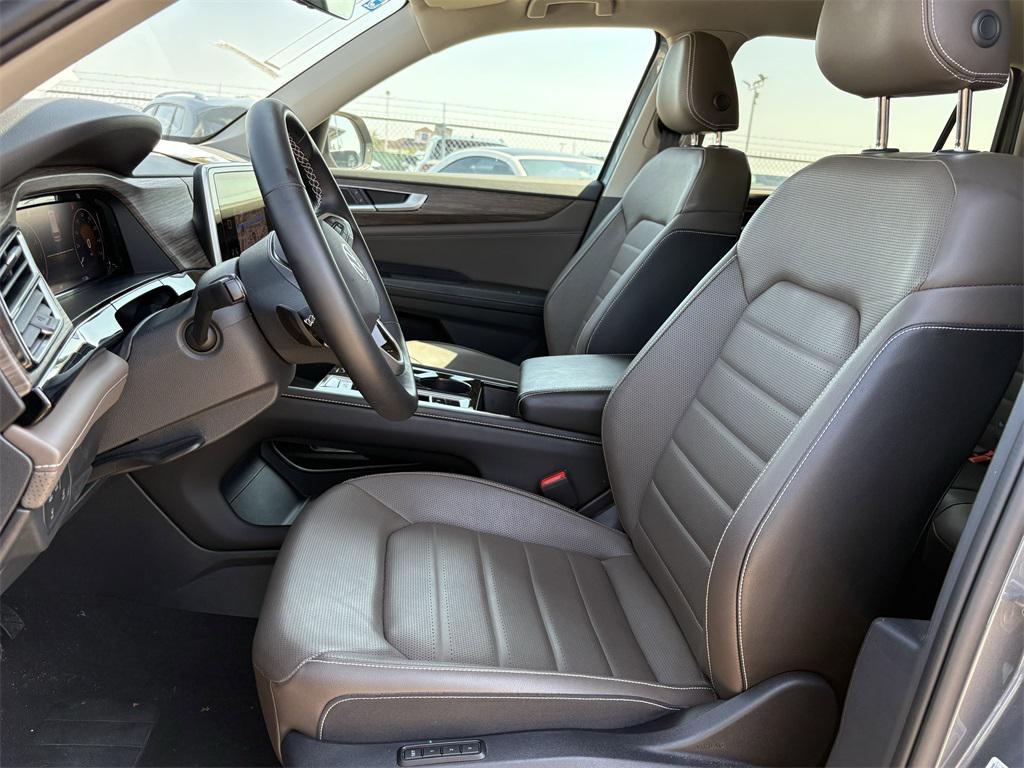 used 2024 Volkswagen Atlas car, priced at $38,998