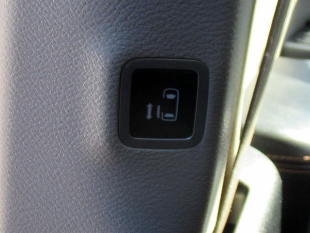 used 2018 Chrysler Pacifica car, priced at $15,900