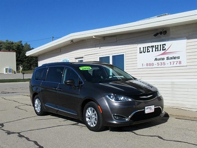 used 2018 Chrysler Pacifica car, priced at $15,900