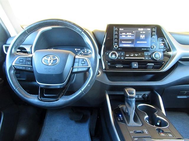 used 2020 Toyota Highlander car, priced at $27,900
