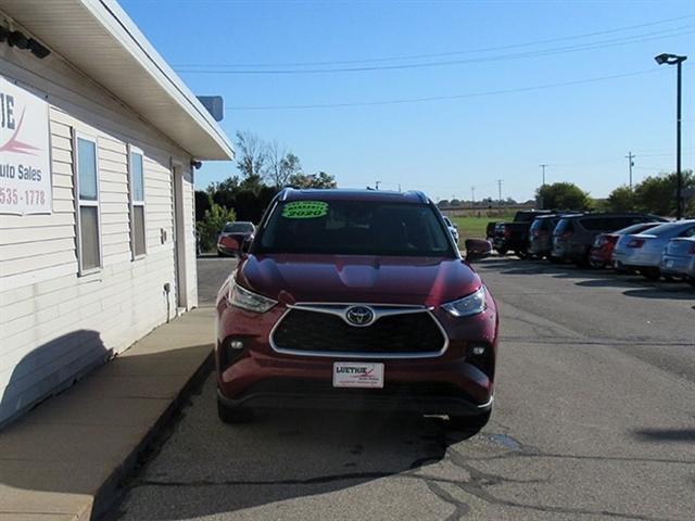 used 2020 Toyota Highlander car, priced at $27,900