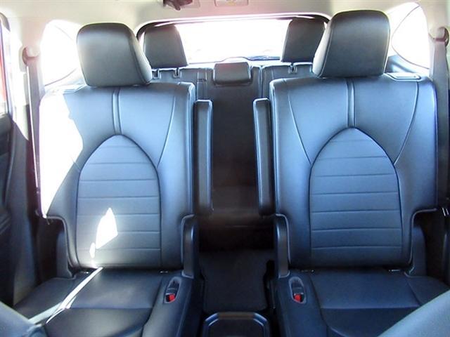 used 2020 Toyota Highlander car, priced at $27,900