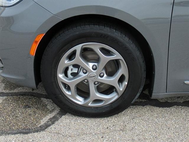 used 2022 Chrysler Pacifica car, priced at $22,900