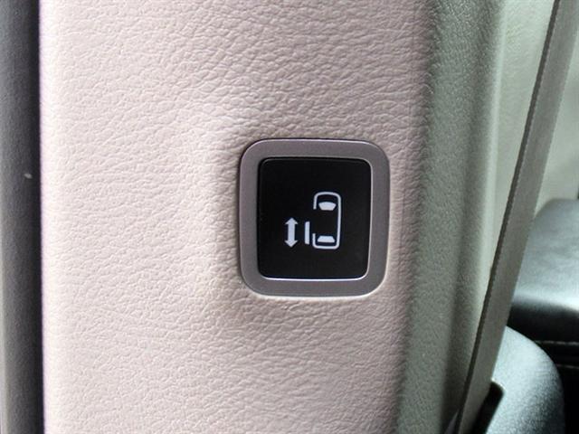 used 2022 Chrysler Pacifica car, priced at $22,900