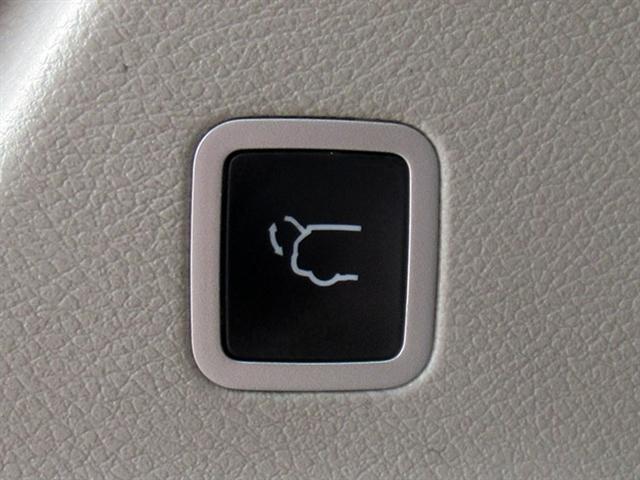 used 2022 Chrysler Pacifica car, priced at $22,900