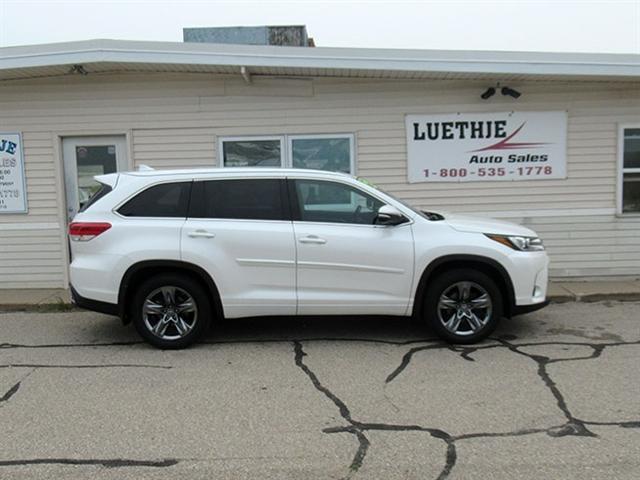 used 2019 Toyota Highlander car, priced at $30,900