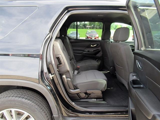 used 2022 Chevrolet Traverse car, priced at $20,900