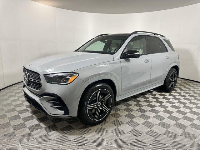 new 2025 Mercedes-Benz GLE 450 car, priced at $85,605