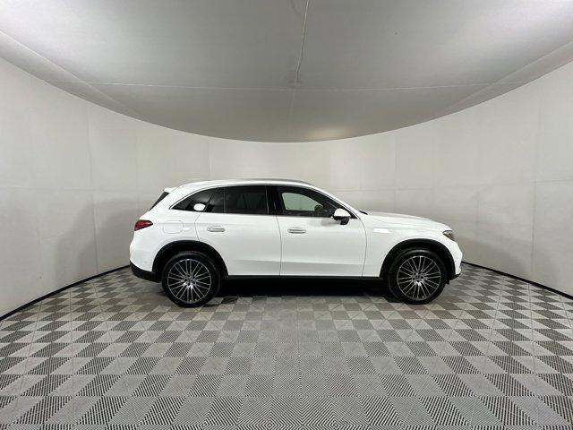 new 2025 Mercedes-Benz GLC 300 car, priced at $62,915