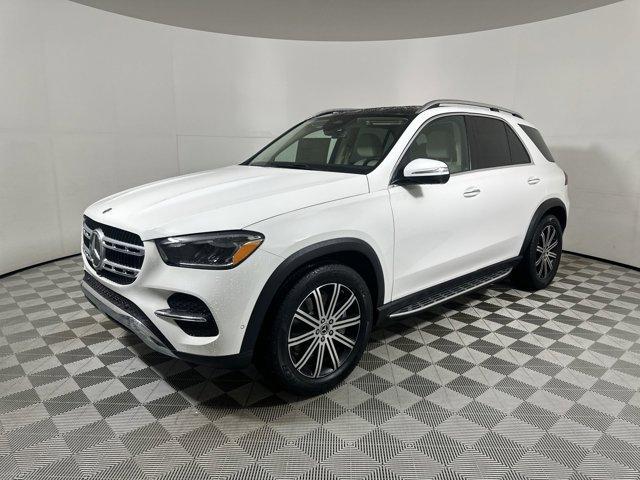 new 2025 Mercedes-Benz GLE 450 car, priced at $79,185