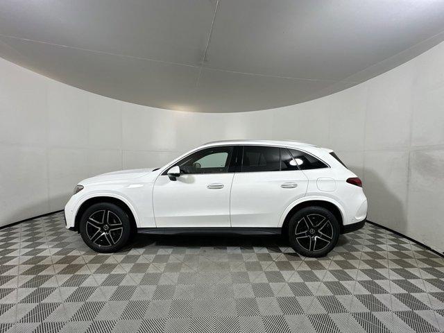 new 2025 Mercedes-Benz GLC 350e car, priced at $70,610