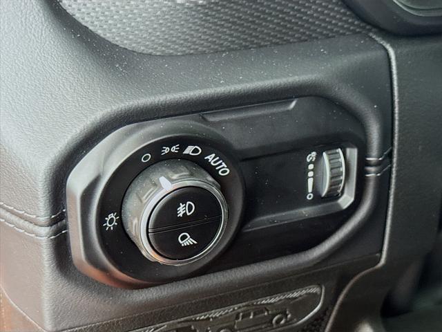 new 2025 Jeep Gladiator car, priced at $54,483