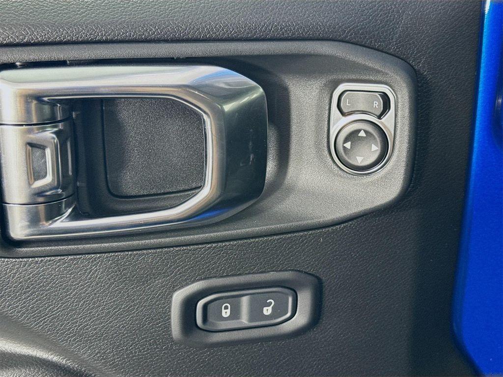 new 2025 Jeep Wrangler car, priced at $53,640