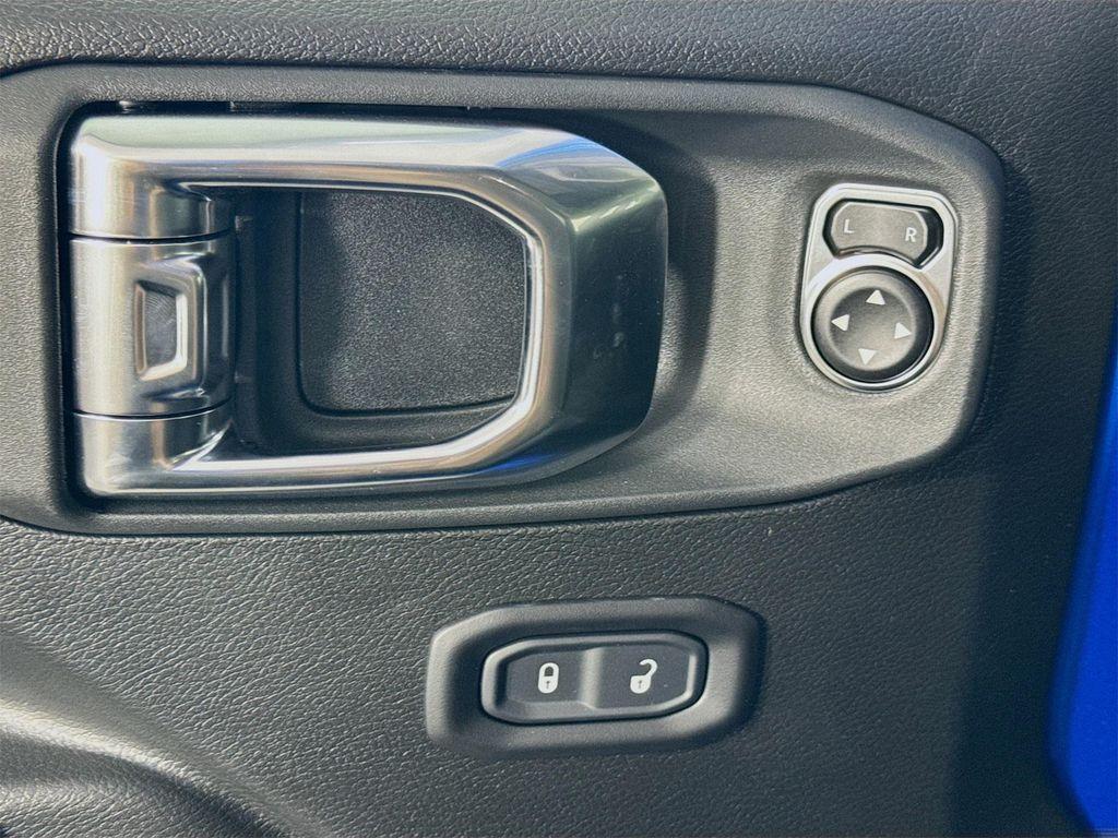 new 2025 Jeep Wrangler car, priced at $53,640