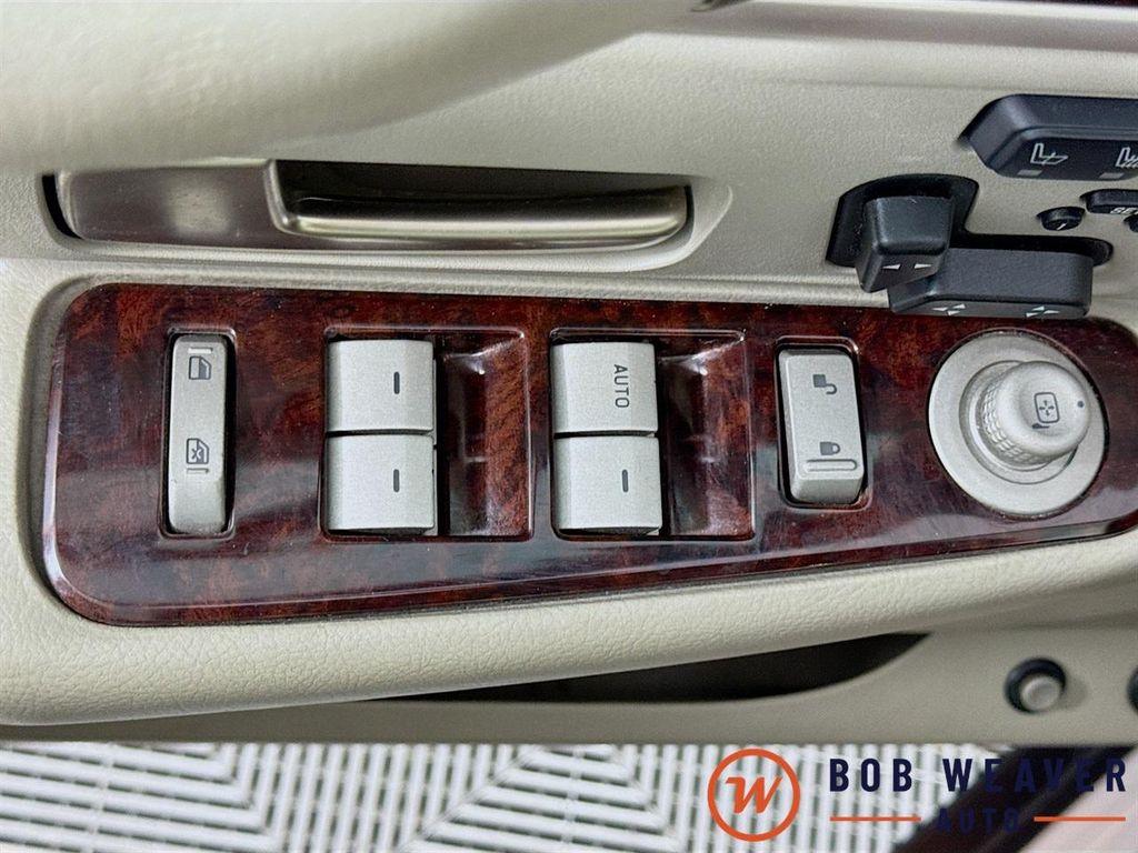 used 2011 Lincoln Town Car car, priced at $12,888