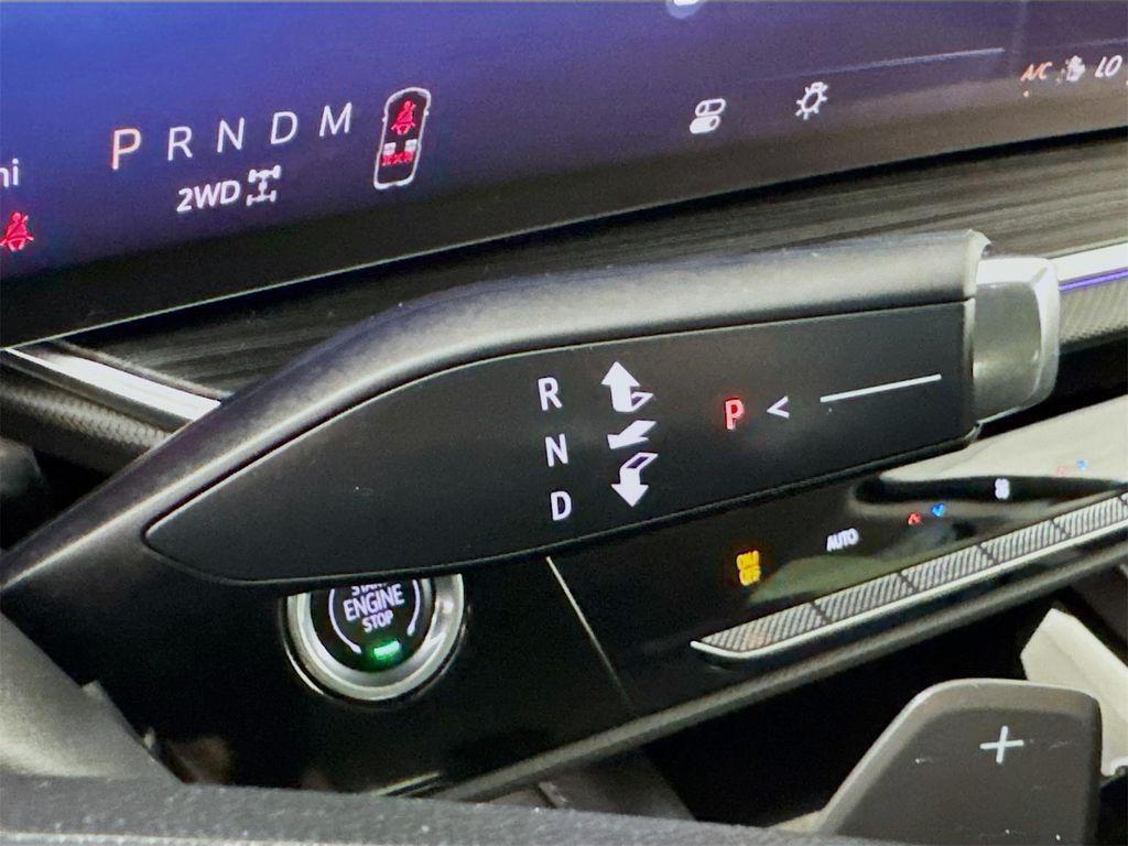 used 2025 Buick Envision car, priced at $35,582