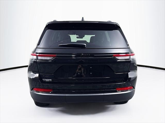 new 2025 Jeep Grand Cherokee car, priced at $45,290
