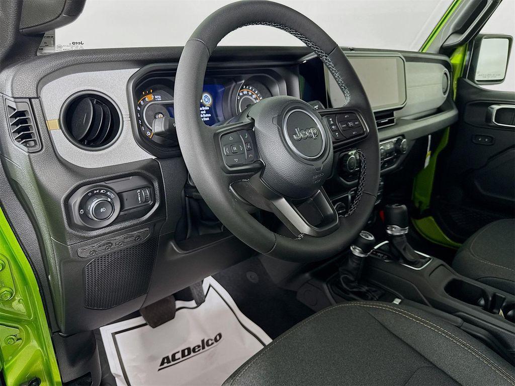 new 2025 Jeep Wrangler car