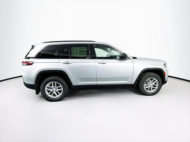 new 2025 Jeep Grand Cherokee car, priced at $45,390