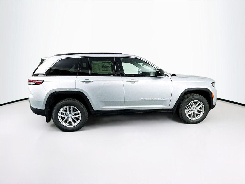 new 2025 Jeep Grand Cherokee car, priced at $43,235