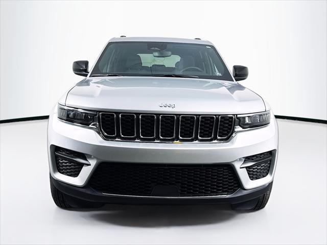new 2025 Jeep Grand Cherokee car, priced at $45,390