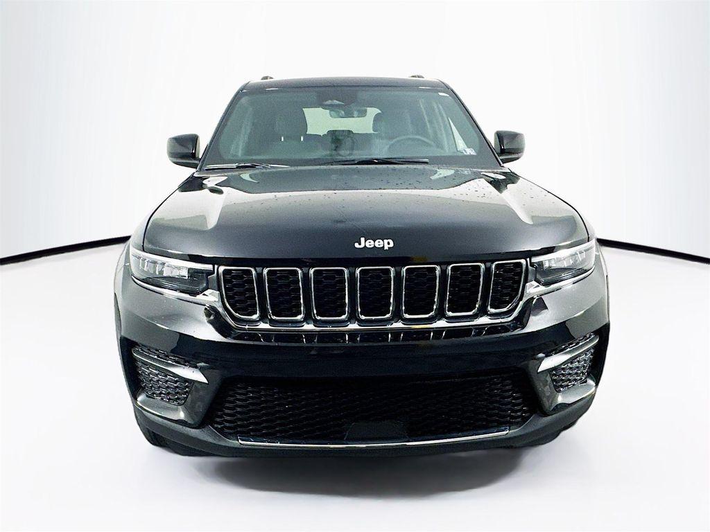 new 2025 Jeep Grand Cherokee car, priced at $43,189