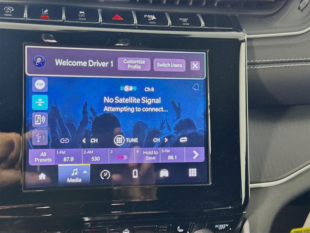new 2025 Jeep Grand Cherokee car, priced at $43,189