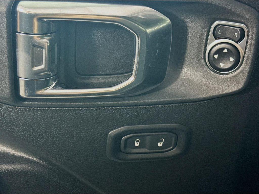 new 2025 Jeep Wrangler car, priced at $53,640