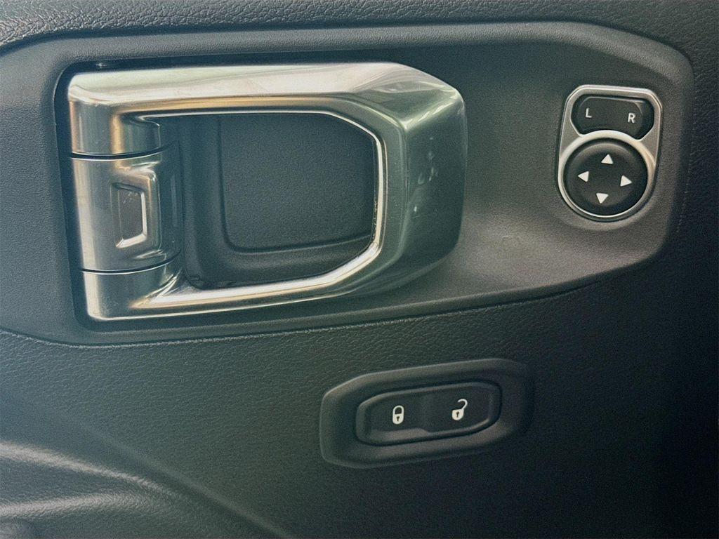 new 2025 Jeep Wrangler car, priced at $53,640