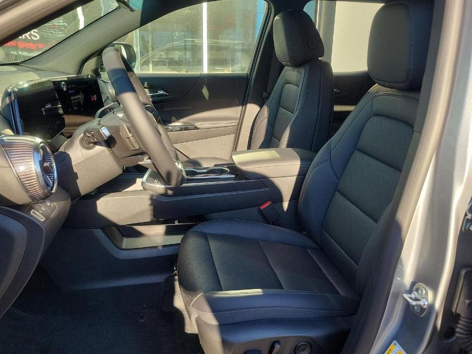 new 2025 Chevrolet Equinox car, priced at $32,540