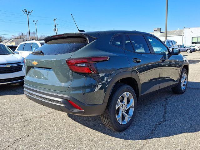 new 2025 Chevrolet Trax car, priced at $22,490