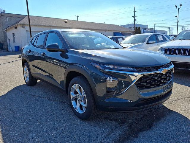 new 2025 Chevrolet Trax car, priced at $22,490