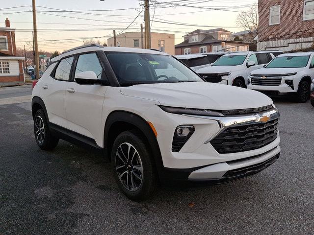 new 2025 Chevrolet TrailBlazer car, priced at $30,080