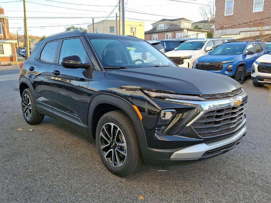 new 2025 Chevrolet TrailBlazer car, priced at $30,330